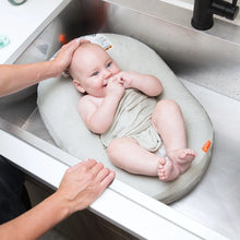 Cargar imagen en el visor de la galería, Baño Inflable Boon PUFF